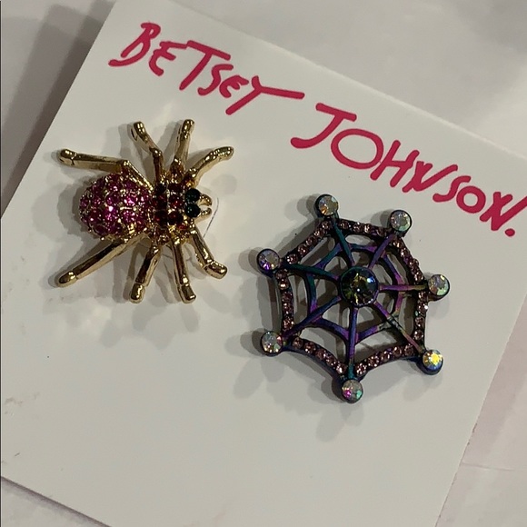 BETSEY JOHNSON Spider & Web MISMATCH EARRINGS! Halloween Sparkly Crystals Posts - Picture 5 of 11